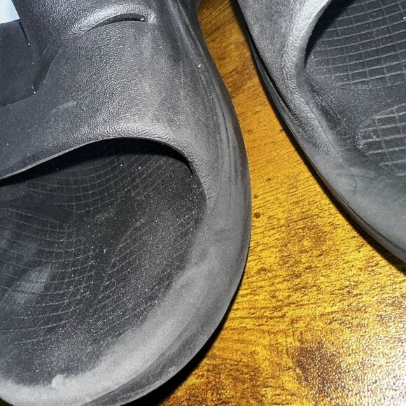 OOFOS OOAAH Unisex Black Slide Sandals Mens Size 7 Womens Size 9 - Picture 5 of 6
